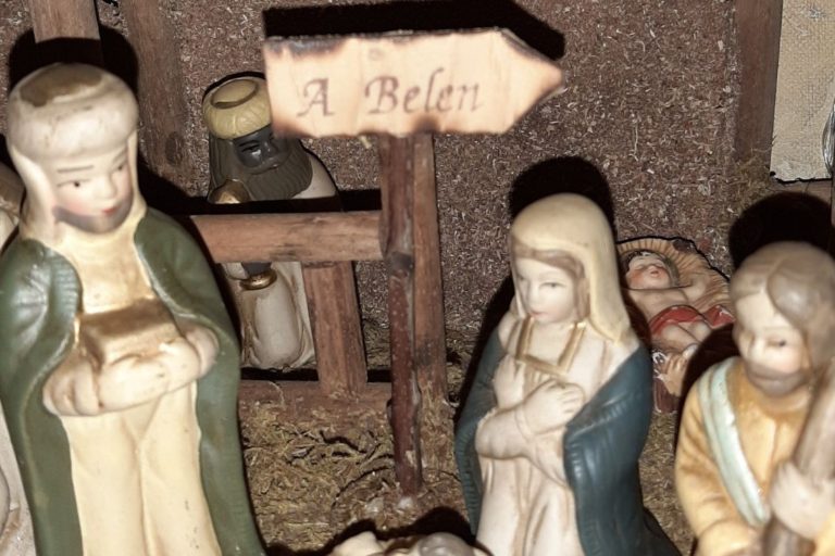 Christmas Decoration Nativity Figurines for Indoor